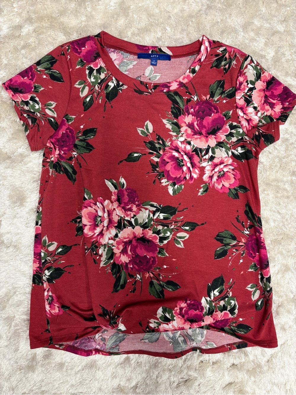 Apt. 9 Women’s knot front Red Floral Short-Sleeve Tee w/ Pink Rose Print